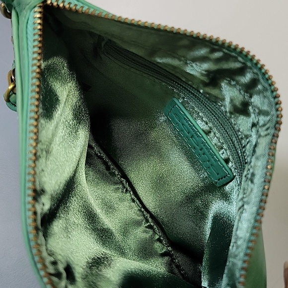 SABINA NewYork  Genuine Green Leather Crossbody Bag . - Picture 7 of 17